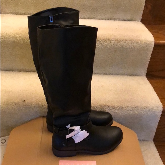 Journee Collection Shoes - Black boots